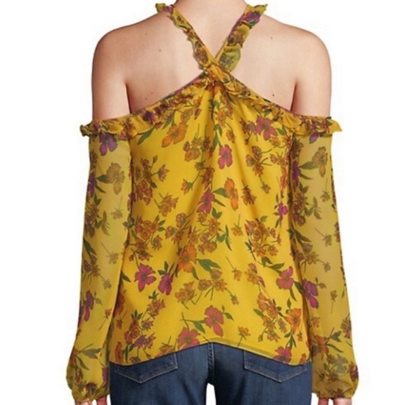 ❤️… Scripted Yellow Floral Top - Picture 3 of 4